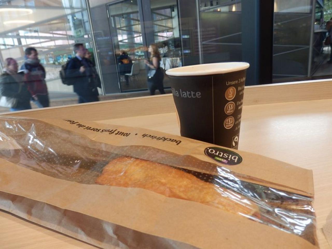 avec. Bistro Messe Baselにて