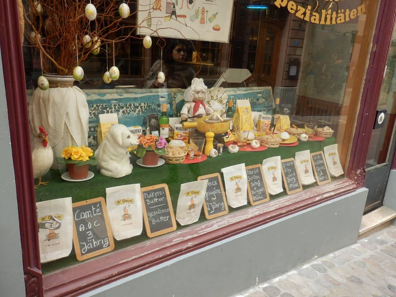 バーゼル　アルトシュタット（旧市街）　Basel　Altstad　チーズのお店