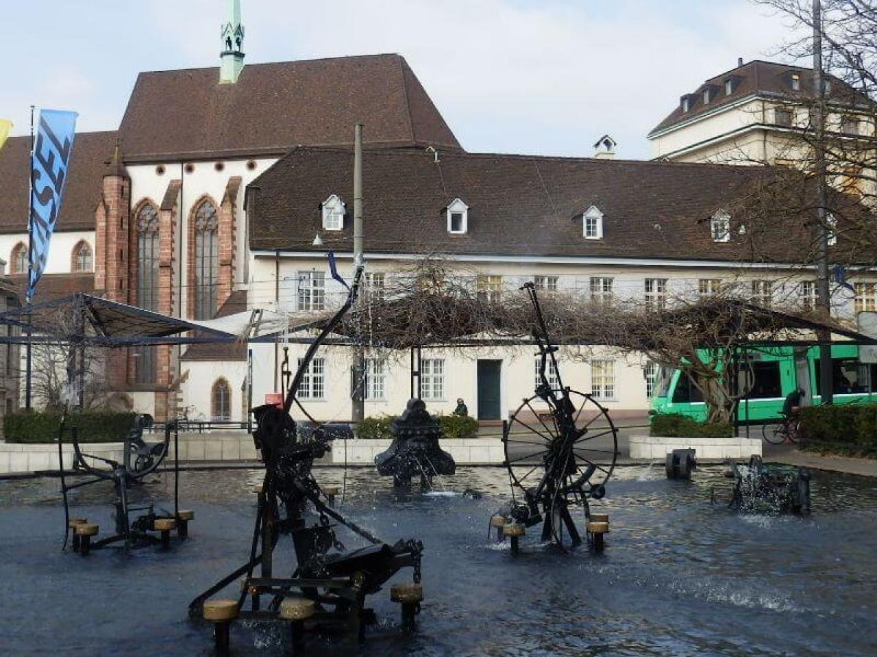 ティンゲリーの噴水　Tinguely-Brunnen　バーゼル