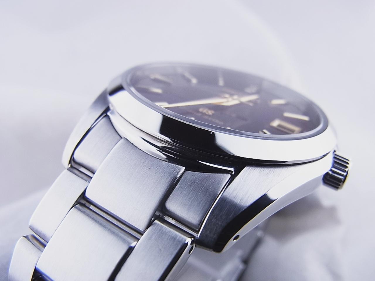 実機レビュー】グランドセイコー クオーツ 40mm レッドダイヤル