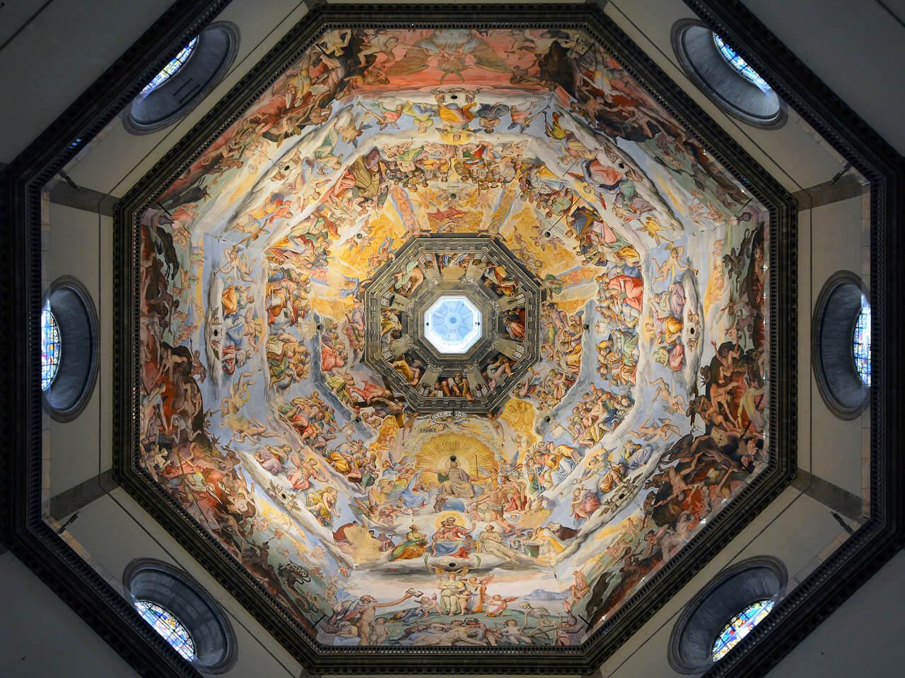 「サンタ・マリア・デル・フィオーレ大聖堂」の八角形ドーム構造天蓋