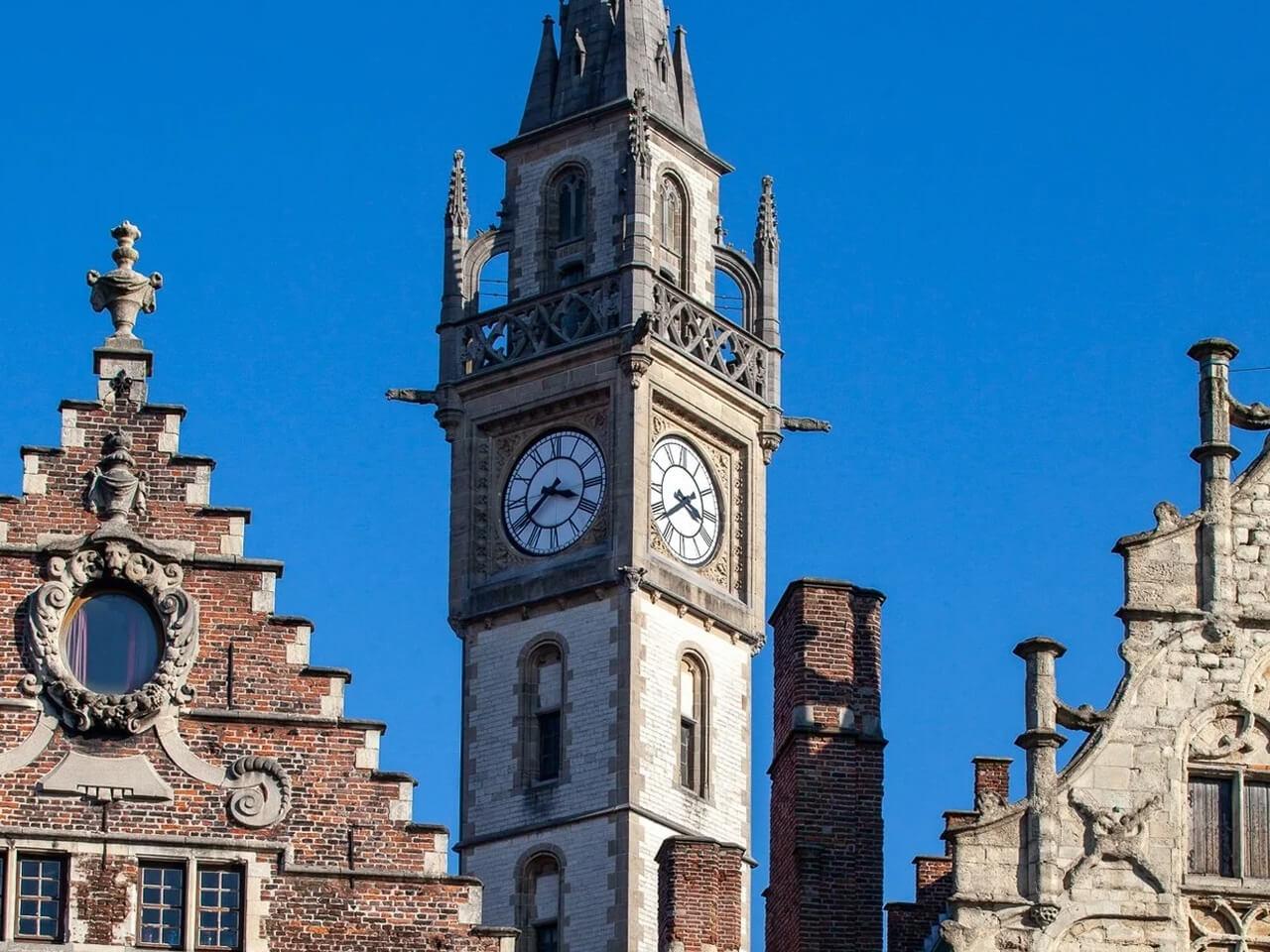 教会の時計塔