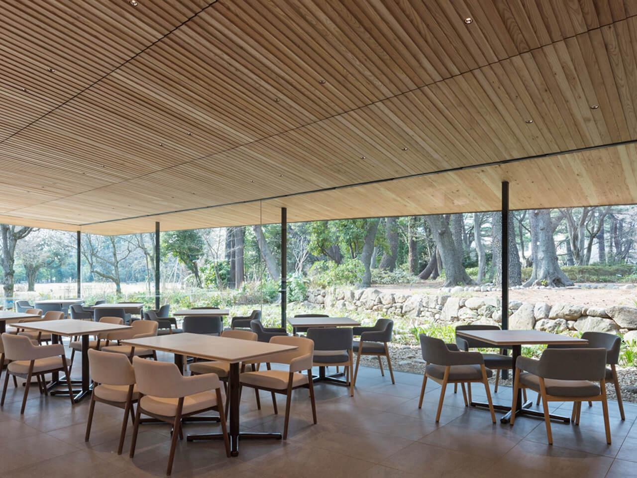 TEIEN Restaurant comodo（庭園レストラン コモド）