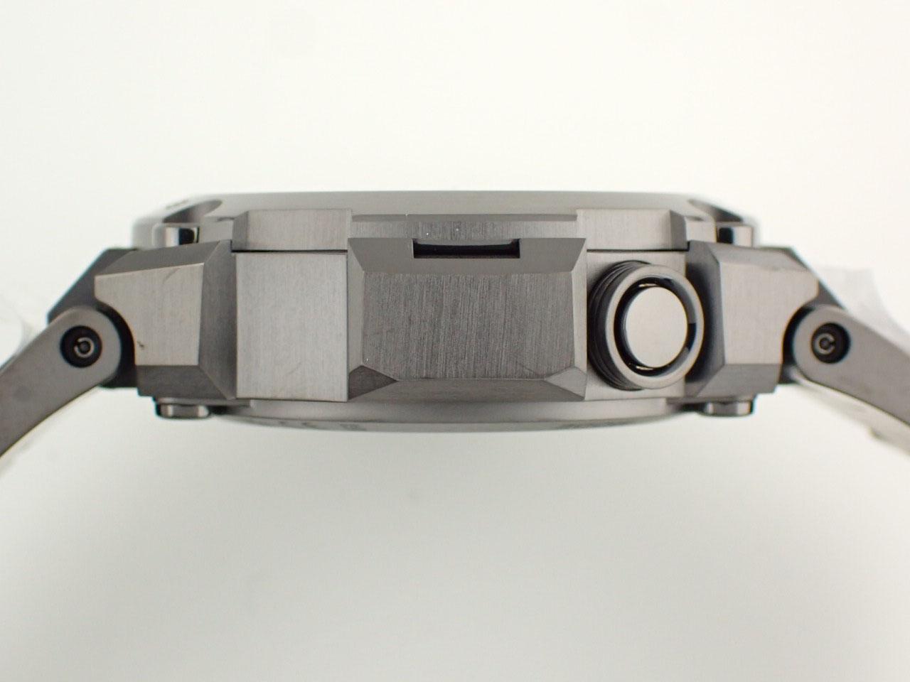 カシオ MRG-B1000B-1AJR ケースサイド