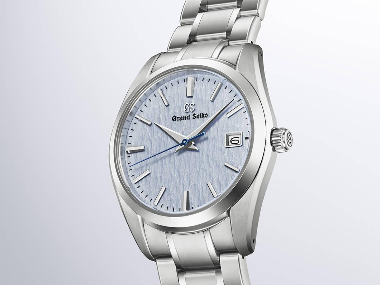 SBGX357のダイヤルは穂高連峰の風雪紋と冬の青空のコントラストがテーマ