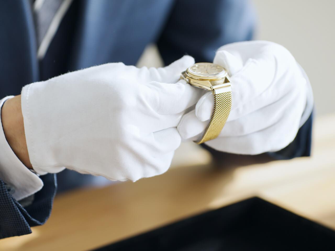 査定は時計専門の買取会社へ