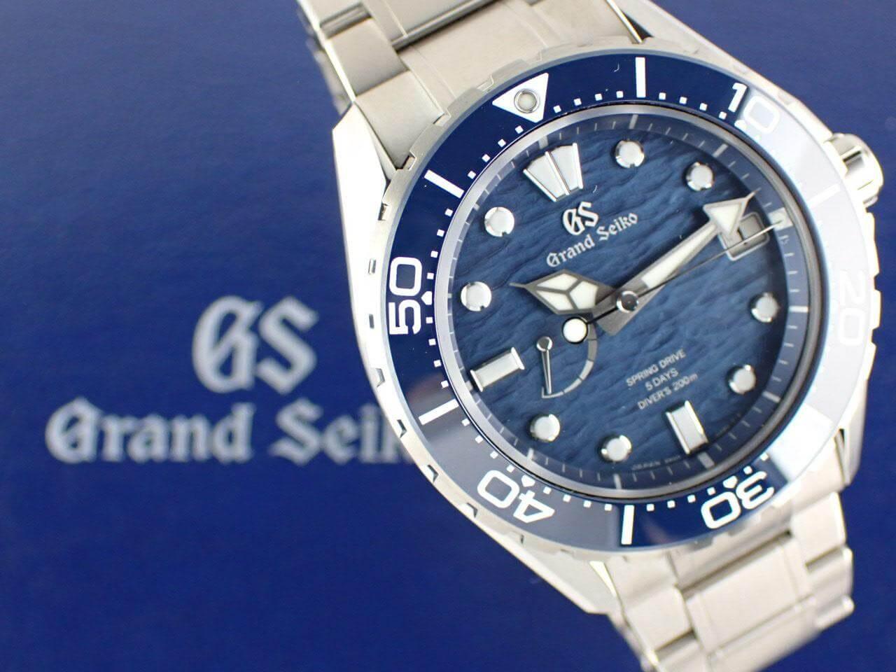 SLGA023は青文字盤の潮パターン