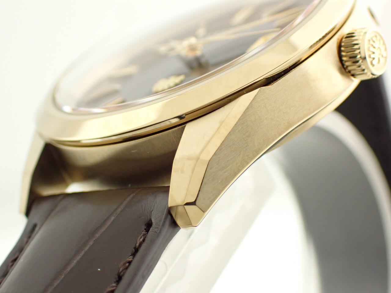 シチズン AQ4103-16W 文字盤