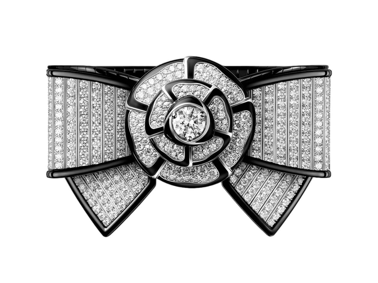 シャネル　ヌー・ドゥ・カメリア ダイヤモンド カフ　ブリリアントカットダイヤリボン ブラックチタンの縁取り