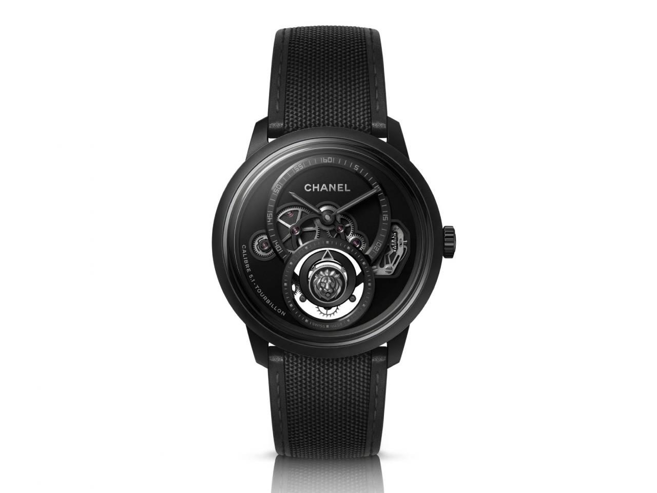 ムッシュー ドゥ シャネル トゥールビヨン ブラック エディション　マットブラックセラミック キャリッジにライオン彫刻