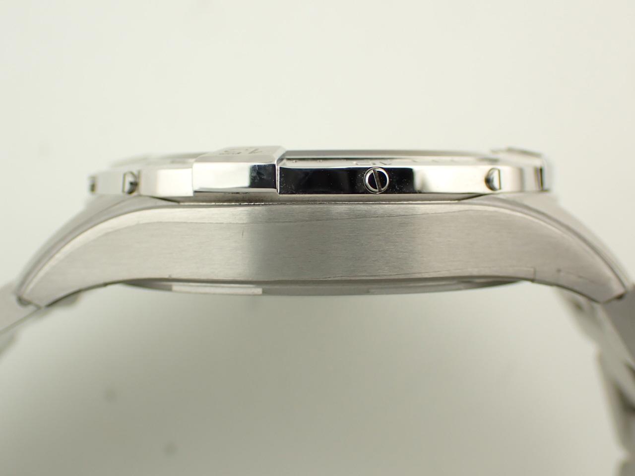 ブライトリング A17328101C1A1 ケースサイド