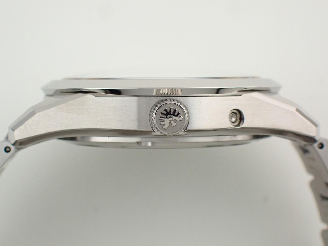 シチズン AQ4100-57E ケースサイド、リューズ