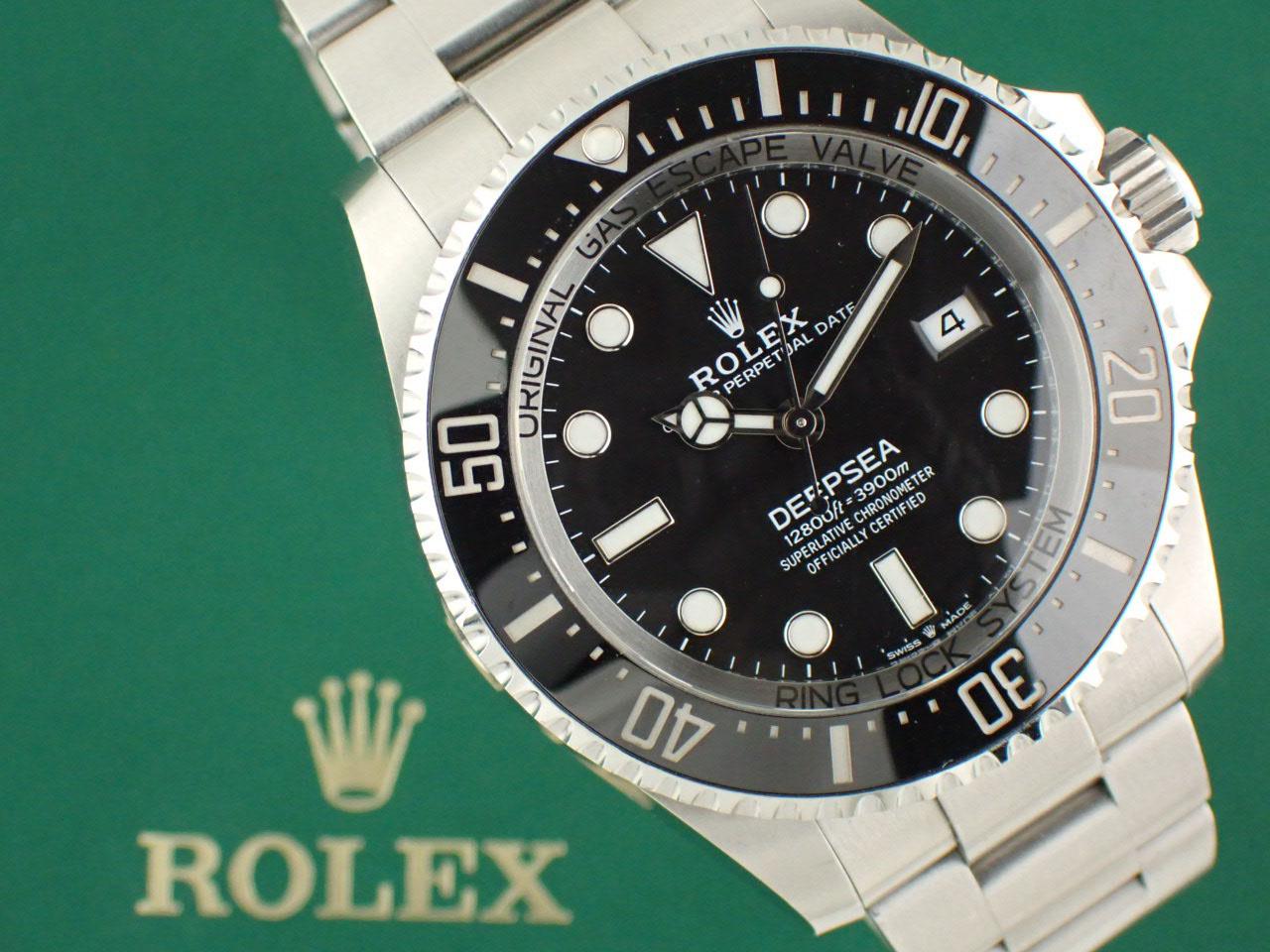 【実機レビュー】ロレックス ディープシー オイスター 44 mm オイスタースチール 136660
