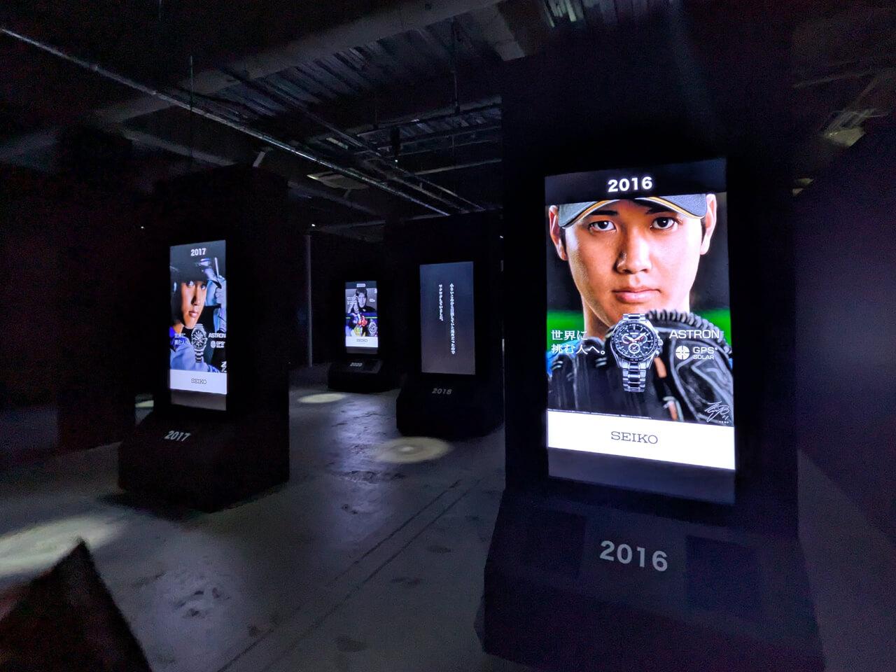 10 Years Journey モニターには歴代の広告ビジュアルや大谷選手の印象的な言葉などが流れている