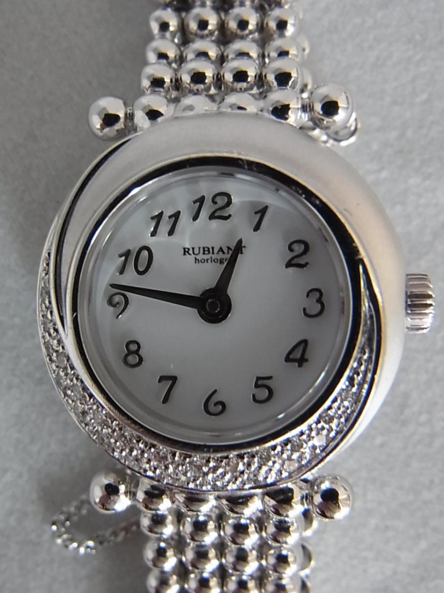ルビアントホワイトゴールド丸型ダイヤモンドムーン巻腕時計の買取実績