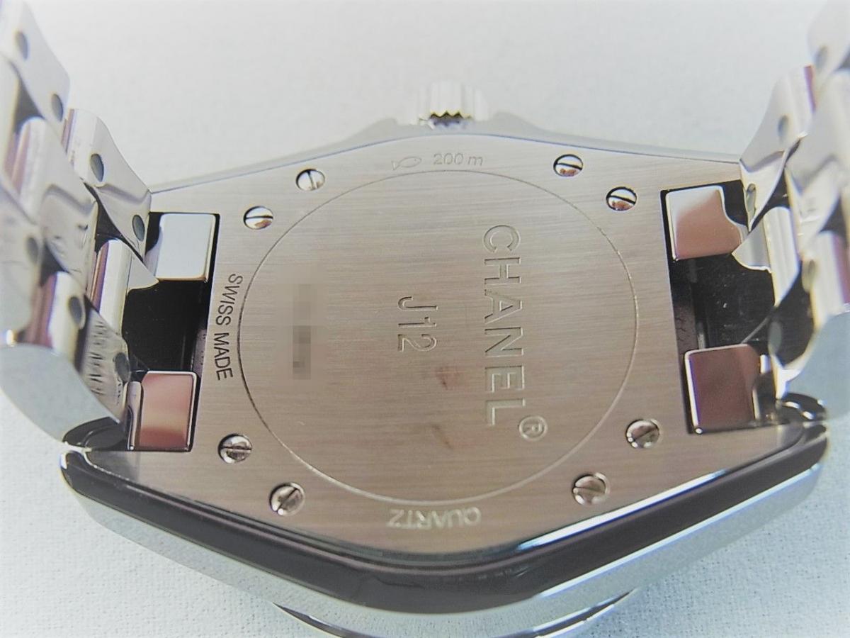 シャネル　J12クロノマチッククオーツ式レディース時計ref.H2978 箱・保証書有 売却実績　裏蓋画像