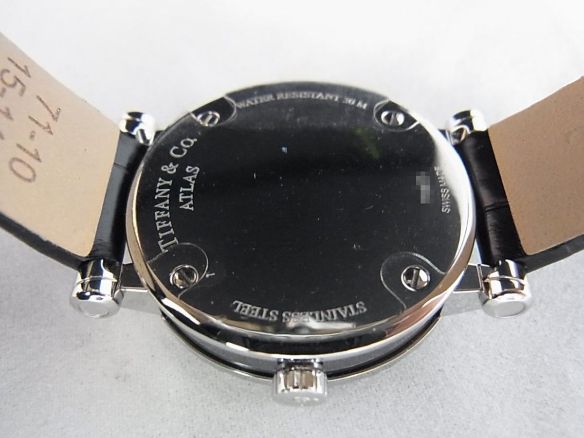 ティファニー アトラス セラミック アリゲーターレザー オートマ　Z1300.68.11A10A71A レディース腕時計　売却実績　裏蓋画像