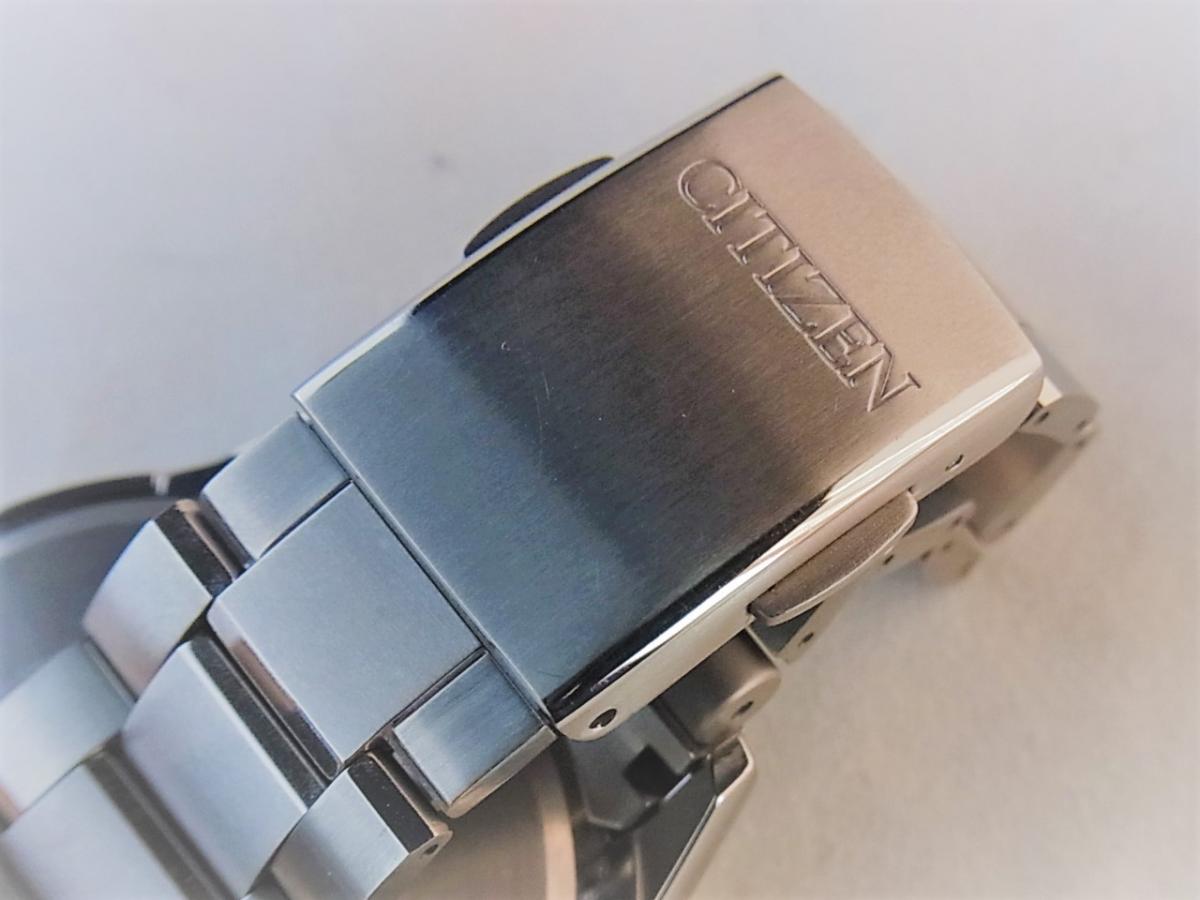シチズン アテッサ エコ・ドライブ　ダブルダイレクトフライト機能搭載 AT9044-51E メンズ腕時計　高価売却　バックル画像