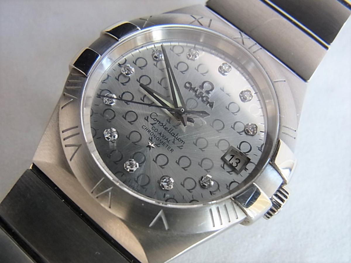 オメガコンステレーション 123.10.35.20.52.002　シルバーロゴ11Pダイヤ文字盤　メンズ腕時計　買取り実績　フェイス斜め画像