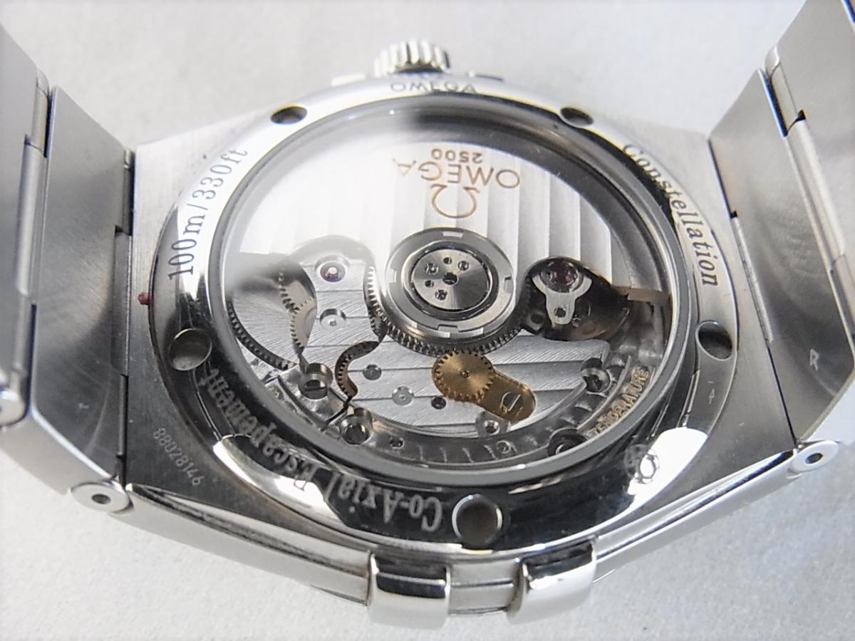オメガコンステレーション 123.10.35.20.52.002　シルバーロゴ11Pダイヤ文字盤　メンズ腕時計　売却実績　裏蓋画像