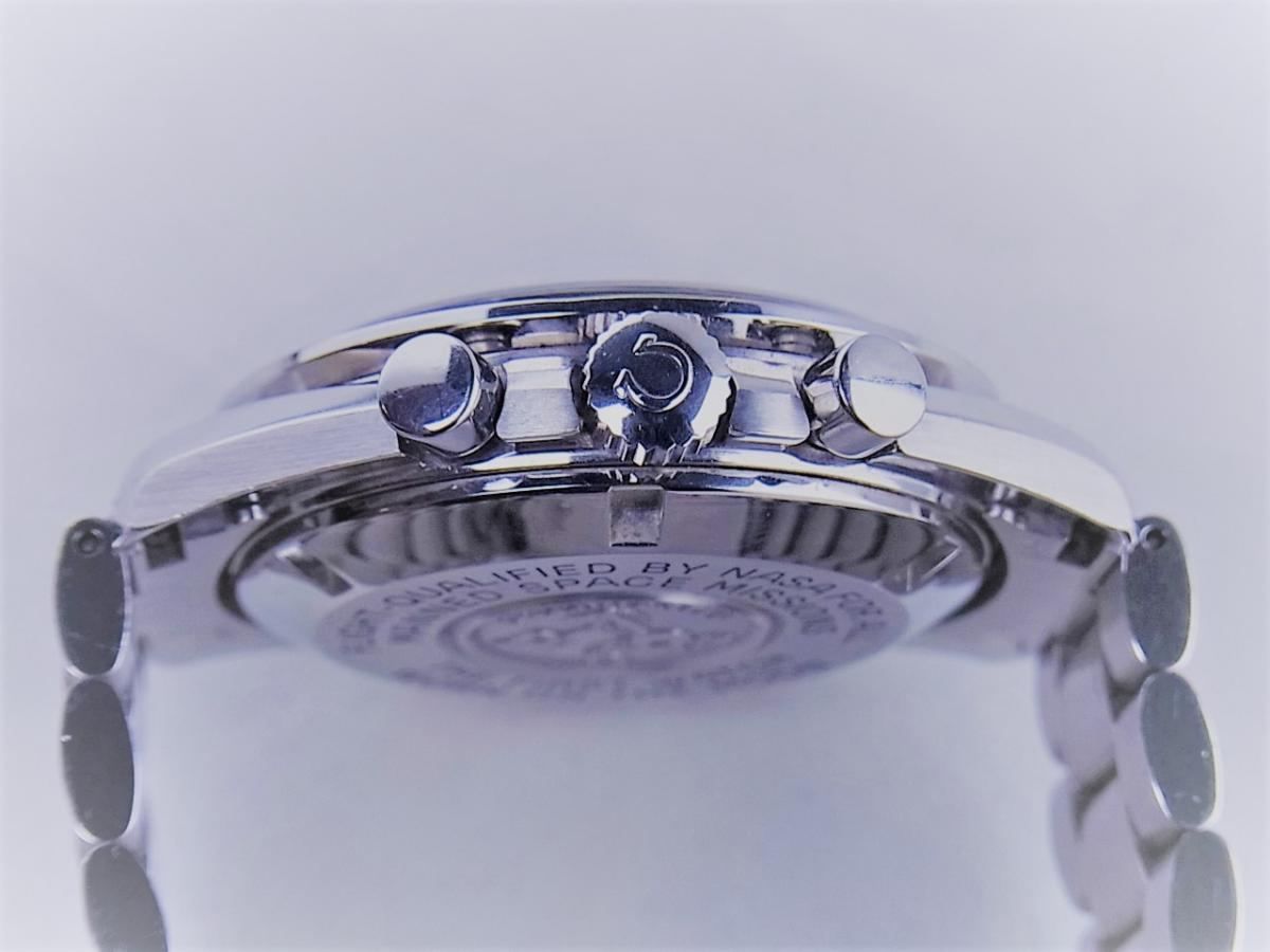オメガ スピードマスタープロムーンウォッチ3570.50(3570.50.00)手巻きcal.1861　強化プラスチック風防 生産終了モデル　40mmメンズ腕時計　買い取り実績　3時リューズサイド画像