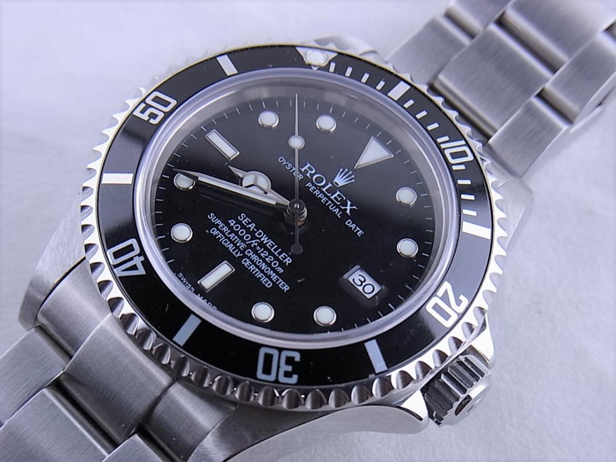 ロレックス シードゥエラー16600　1991年～2008年製造モデル 自動巻きcal.3135　40mmメンズ腕時計　買取り実績　フェイス斜め画像