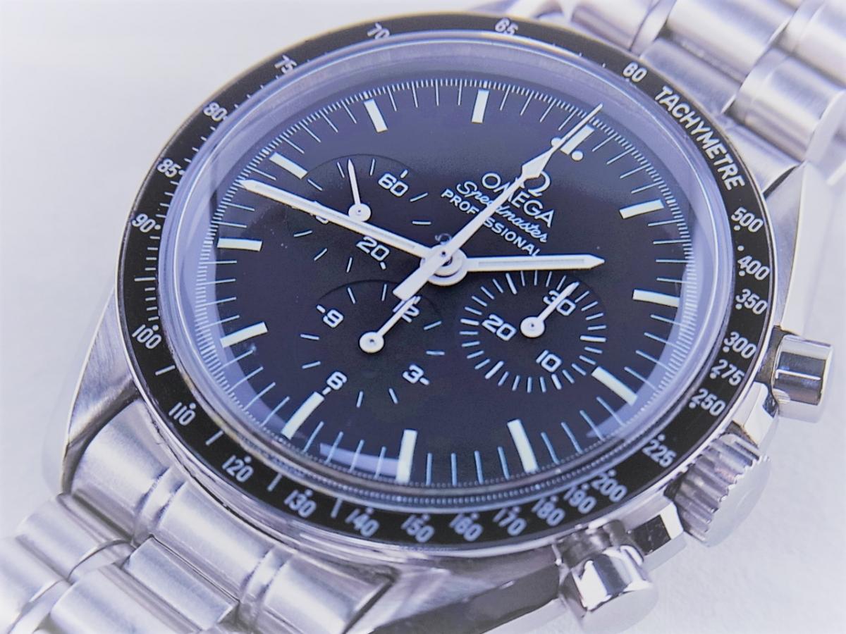 オメガ スピードマスタープロ　アポロ 3592.50　プロフェッショナルアポロ　シースルーバック　42mmメンズ腕時計　買取り実績　フェイス斜め画像