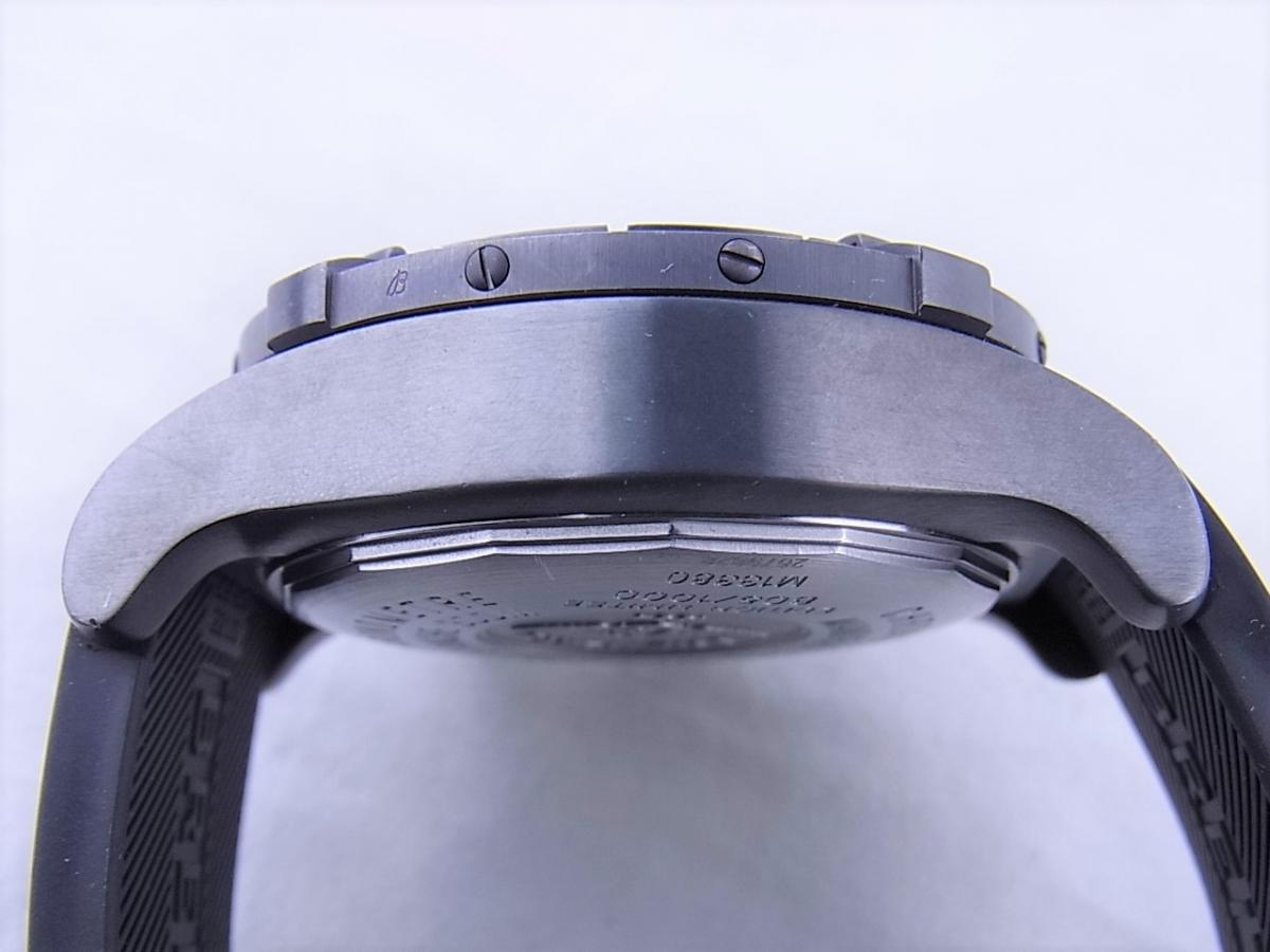ブライトリング アベンジャースカイランドM13380 M133802C/BC73 2007年モデル　世界限定2000本　スカイライン　ブラックスチール メンズ腕時計　高額売却実績　9時ケースサイド画像