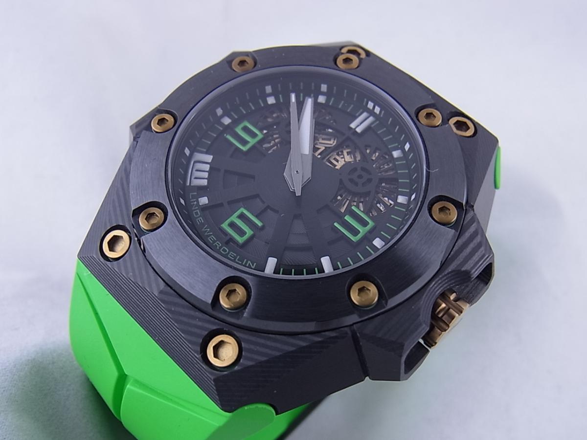 リンデヴェルデリン オクトパス　ダブルデイト　カーボン　グリーン　OKT.CG.1　300m防水　世界限定88本　メンズ腕時計　買取り実績　フェイス斜め画像