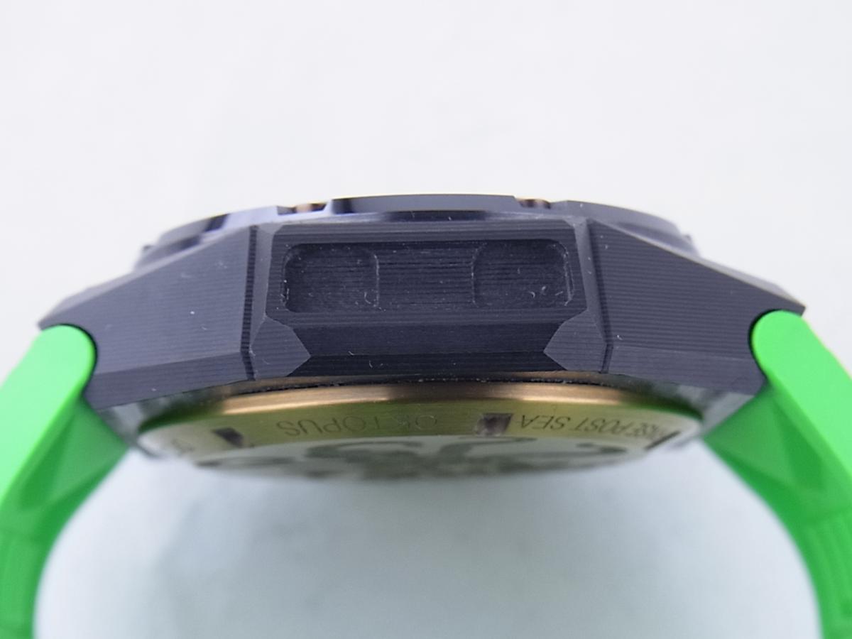 リンデヴェルデリン オクトパス　ダブルデイト　カーボン　グリーン　OKT.CG.1　300m防水　世界限定88本　メンズ腕時計　高額売却実績　9時ケースサイド画像