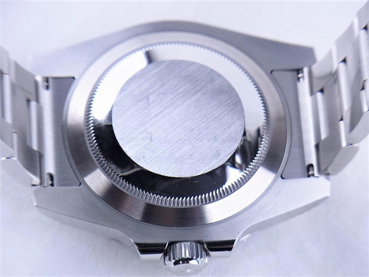 ロレックス サブマリーナデイト116610LV 2010年発売モデル　グリーンサブ　300ｍ防水 メンズ腕時計　売却実績　裏蓋画像