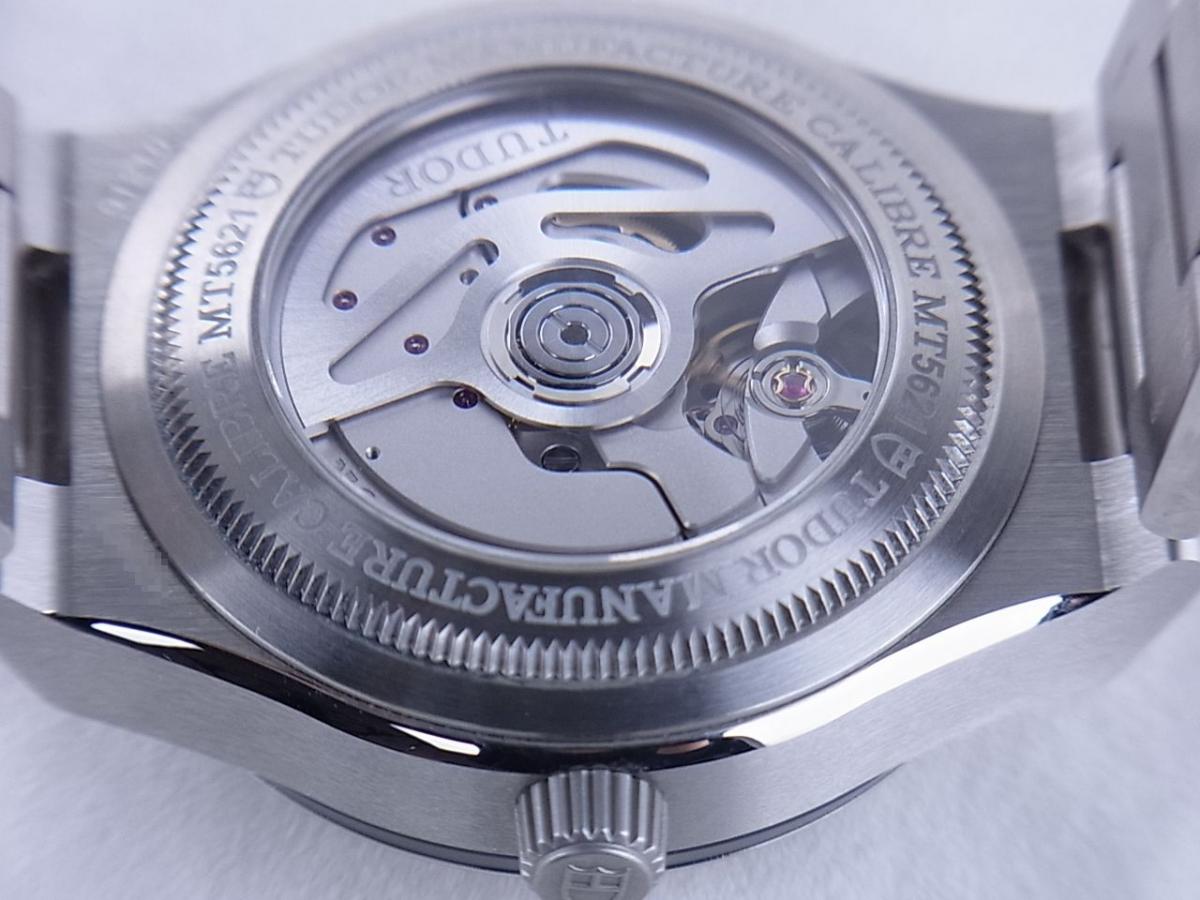 チュードル ノースフラッグ 91210N I番(2003年以降モデル) メンズ腕時計　売却実績　裏蓋シースルーバック画像