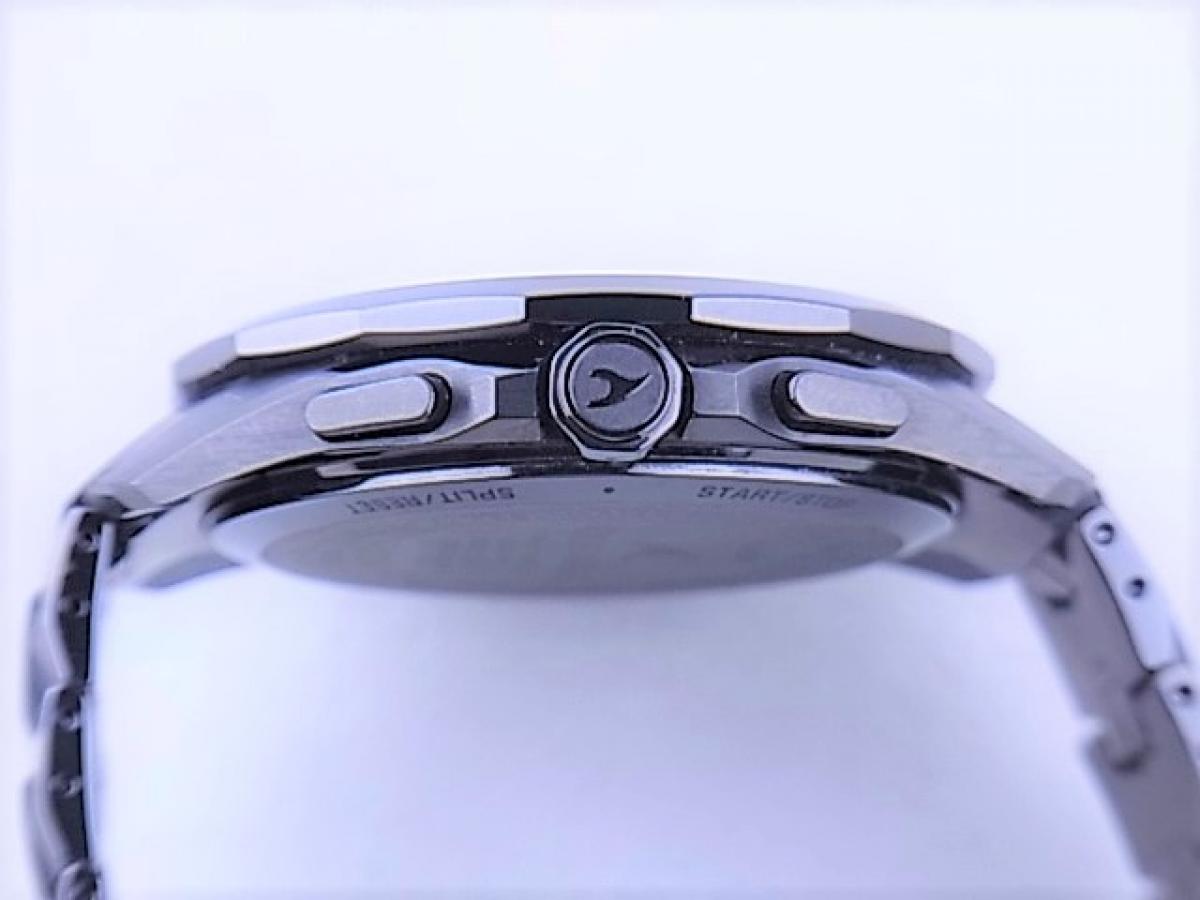 カシオ オシアナスマンタ OCW-S2400B-1AJF (ブラックマンタ)　メンズ腕時計　買い取り実績　3時リューズサイド画像