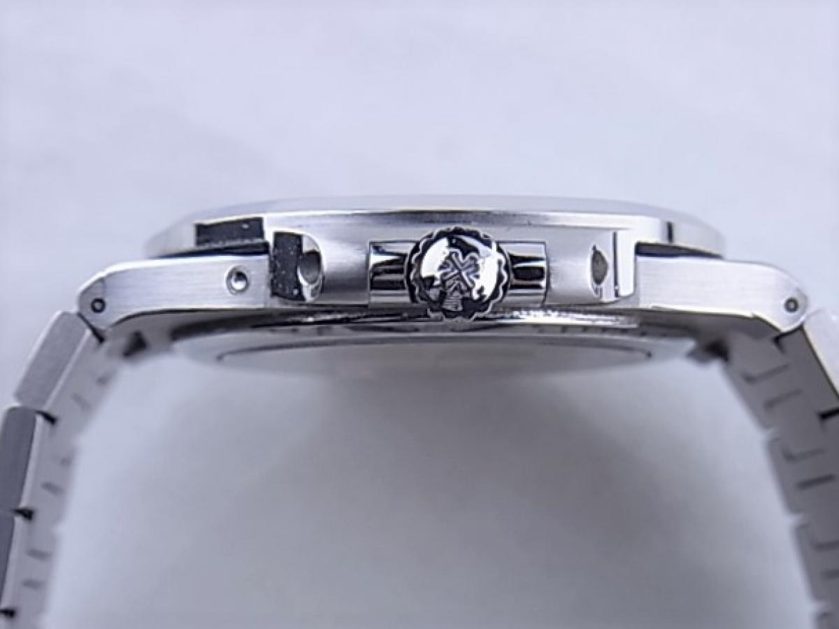 パテックフィリップ ノーチラス5712/1A  プチコンプリケーション　メンズ腕時計　買い取り実績　3時リューズサイド画像