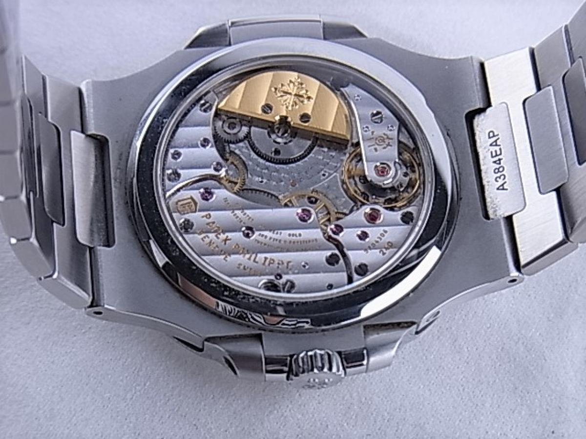 パテックフィリップ ノーチラス5712/1A  プチコンプリケーション　メンズ腕時計　売却実績　裏蓋スケルトン画像