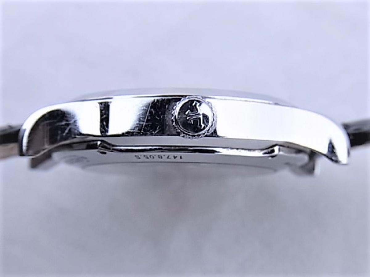 ジャガールクルト マスターホームタイムQ1628420　GMT　デイ＆ナイト　スモールセコンド　デイト　メンズ腕時計　買い取り実績　3時リューズサイド画像