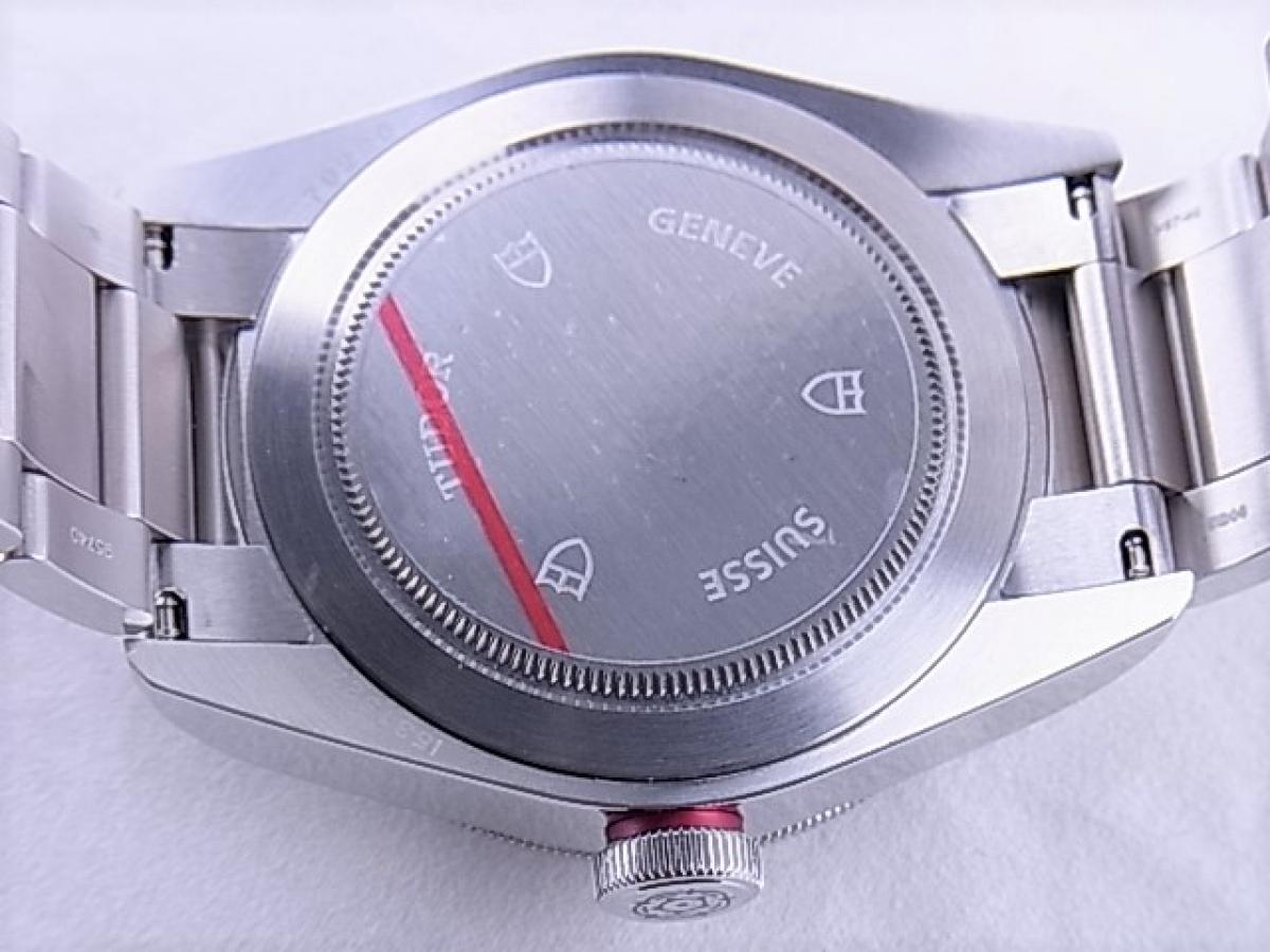 チュードル ヘリテージブラックベイ79220R cal.2824  2012年発売モデル　ゴールドサークル　コバラ　イカ針 メンズ腕時計　売却実績　裏蓋画像