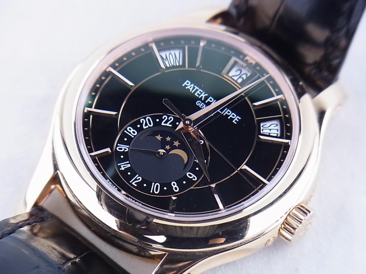 パテックフィリップ アニュアルカレンダー5205R-010 ムーンフェイズ　シースルーバック メンズ腕時計　買取り実績　フェイス斜め画像