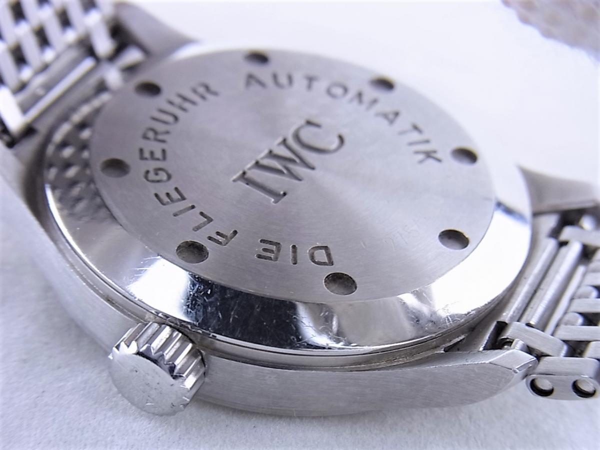 ＩＷＣ マーク12　ＩＷ324102　ジャガールクルト製ムーブメント搭載モデル　メンズ腕時計　売却実績　裏蓋画像