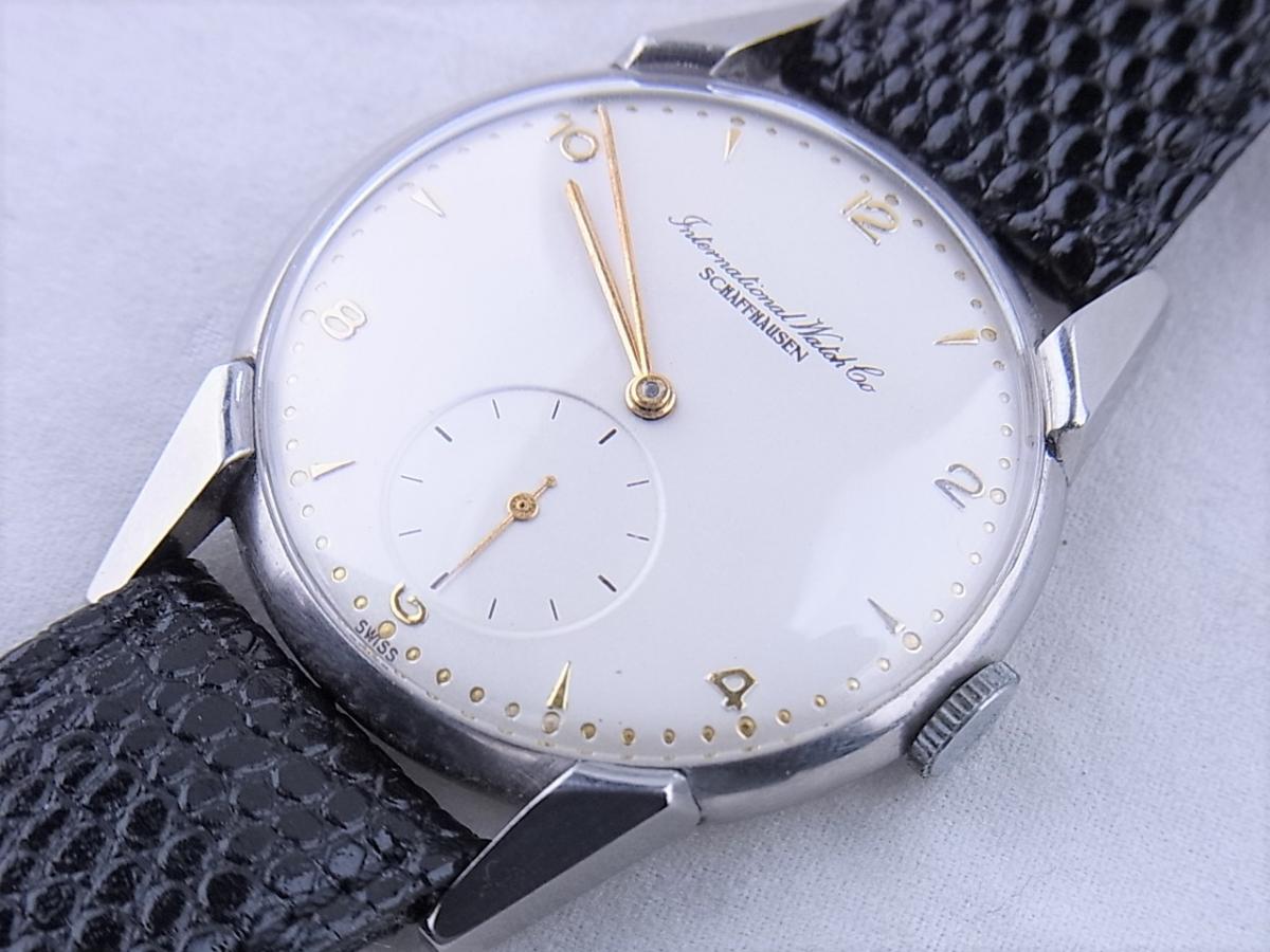 IWCアンティーク時計　手巻きCal.83　インターナショナルウォッチ表記　メンズ腕時計　買取り実績　フェイス斜め画像