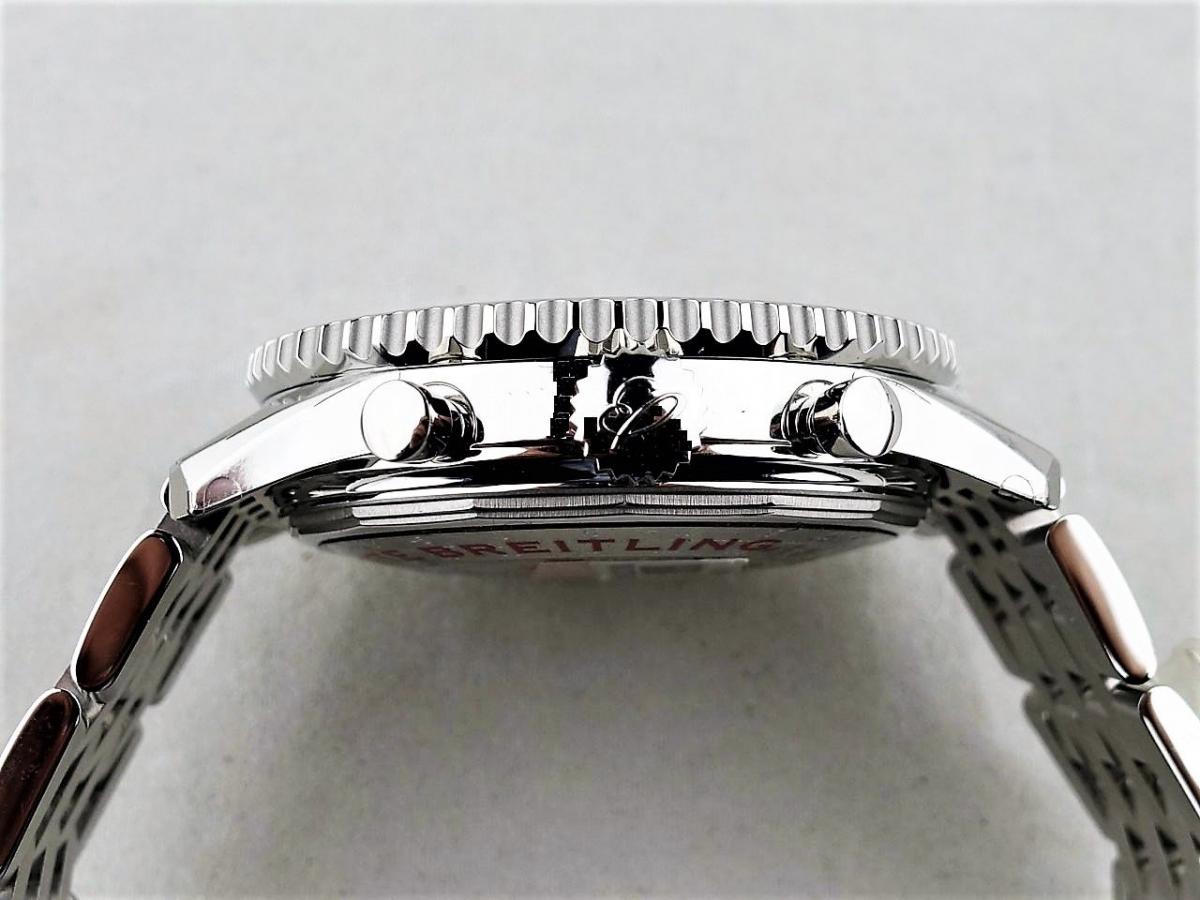 ブライトリング ナビタイマー AB0120 リューズ横