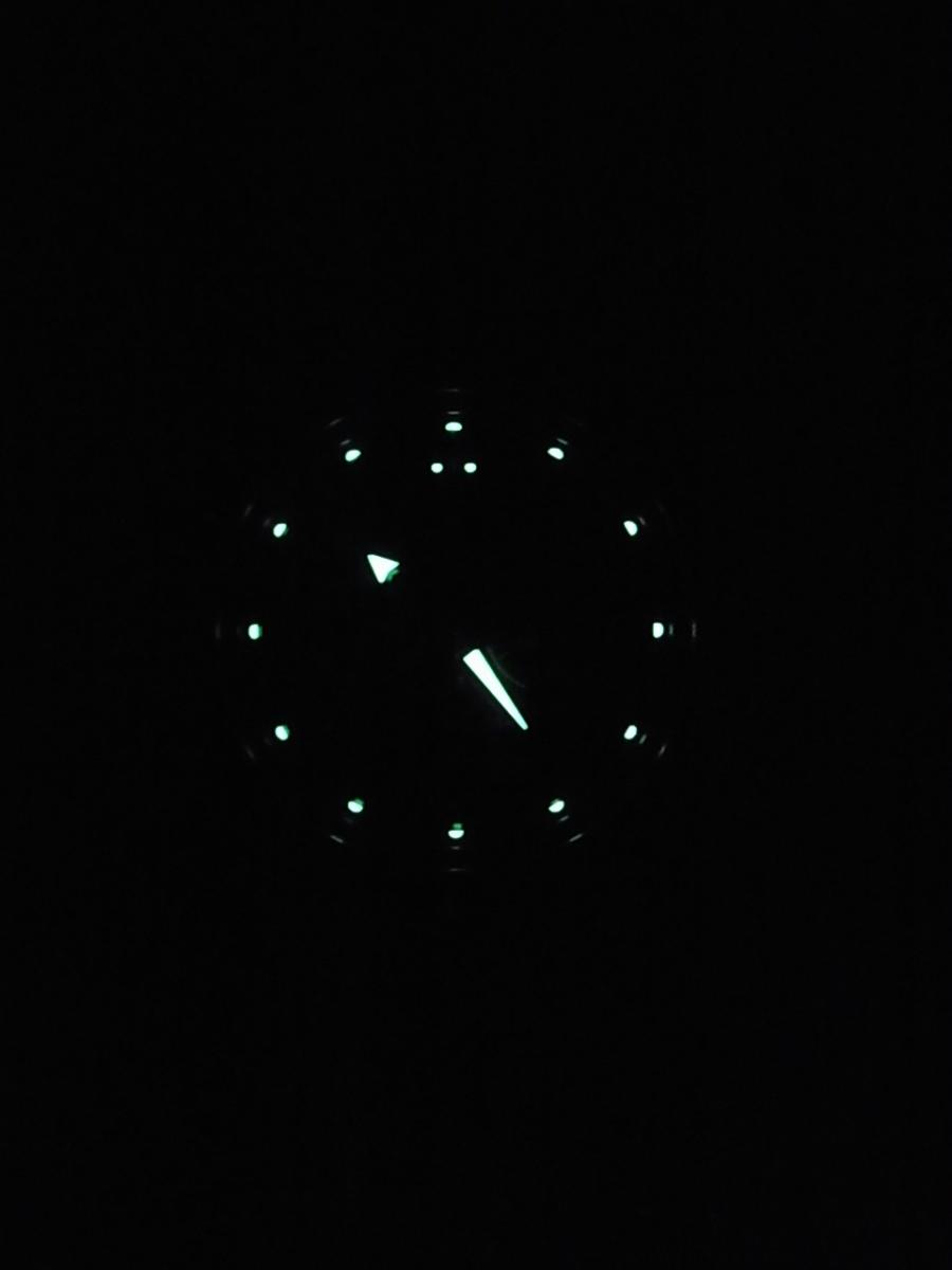 オメガ スピードマスター 321.10.42.50.01.001　夜光画像
