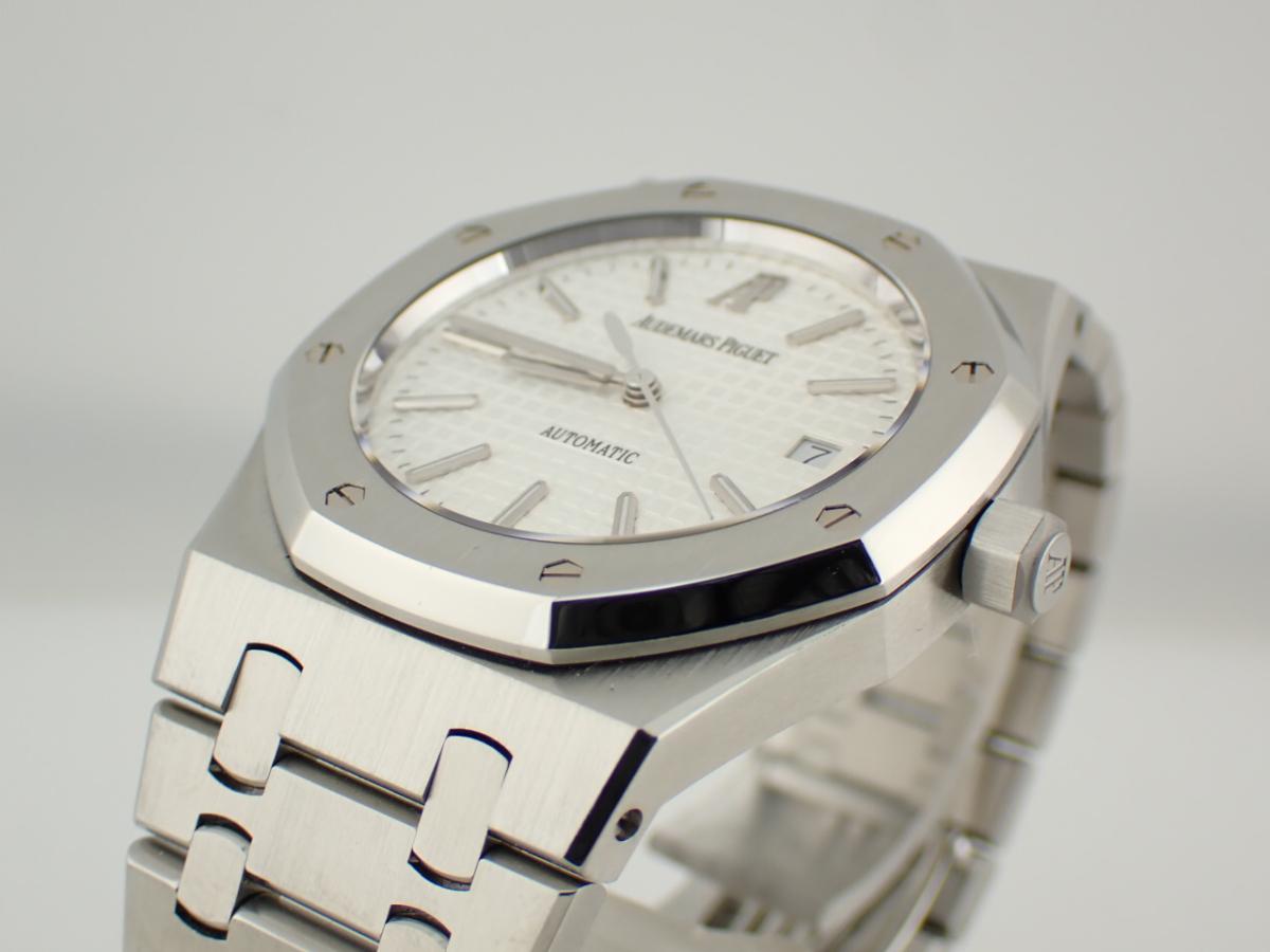 オーデマピゲ ロイヤルオーク 15300ST.OO.1220ST.01 ベゼル