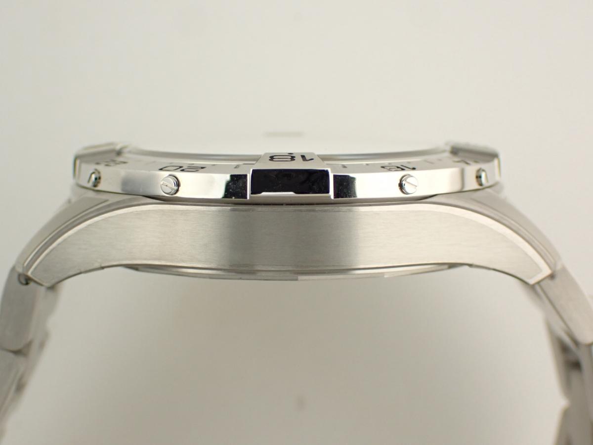 ブライトリング アベンジャー A32320101C1A1 横