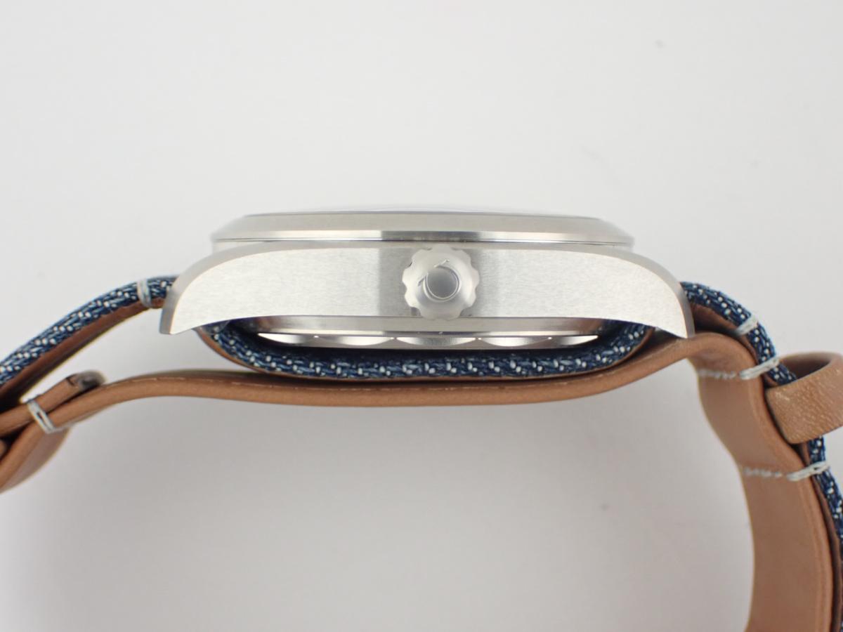 オメガ シーマスター 220.12.40.20.03.001 リューズ横