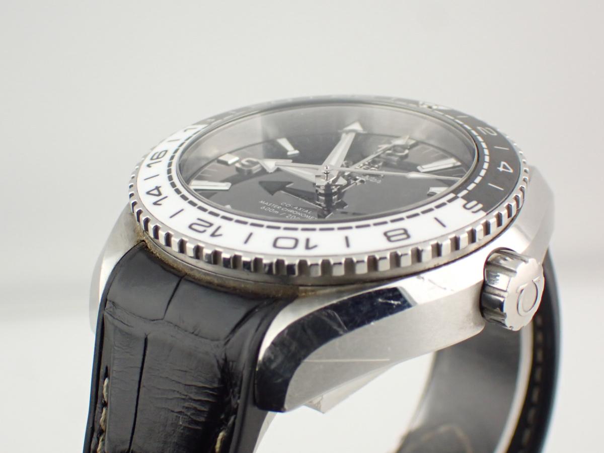 オメガ シーマスタープラネットオーシャン 215.30.44.22.01.001 ベゼル