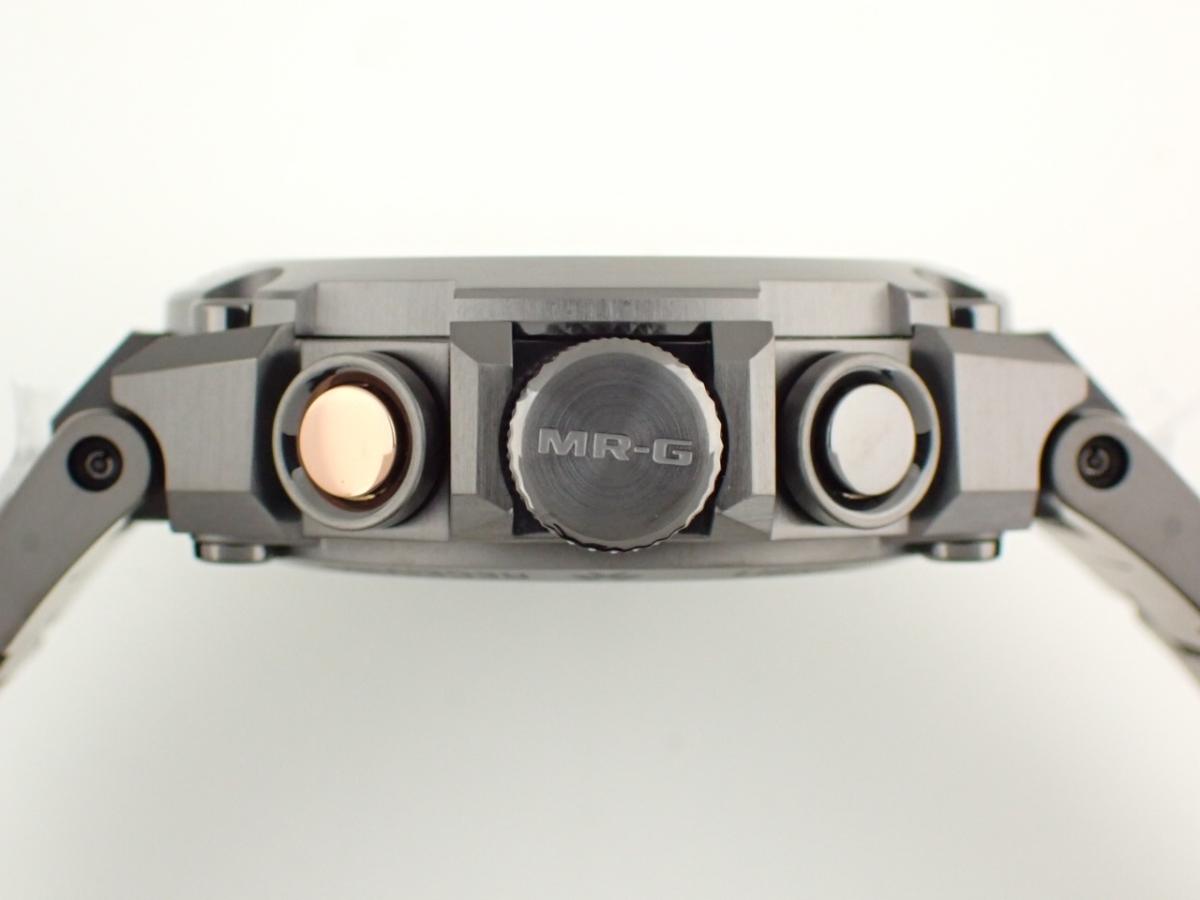 カシオ G-SHOCK MRG-B1000B-1AJR リューズ横