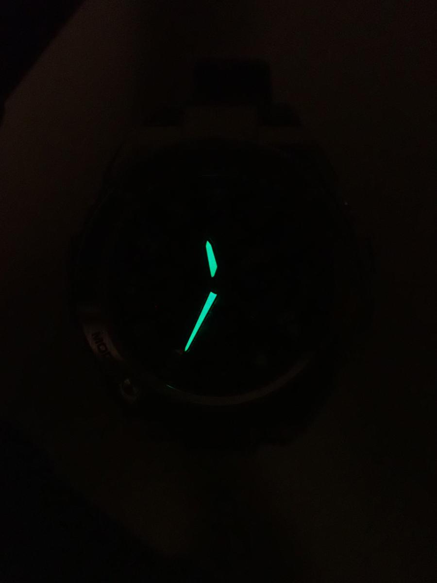 カシオ G-SHOCK GST-W110-1AJF 夜光他