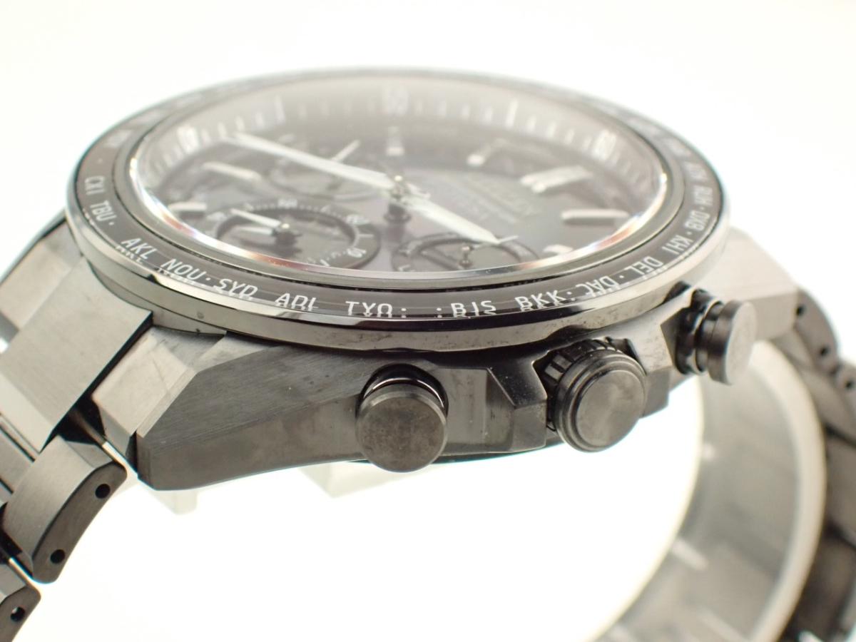 シチズン アテッサ CC4057-60E ベゼル