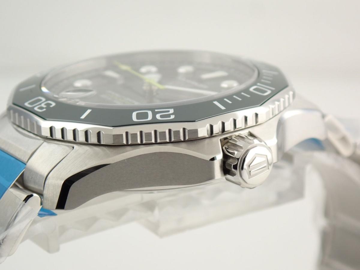 タグホイヤー アクアレーサー WBP5116-BA0013 ベゼル
